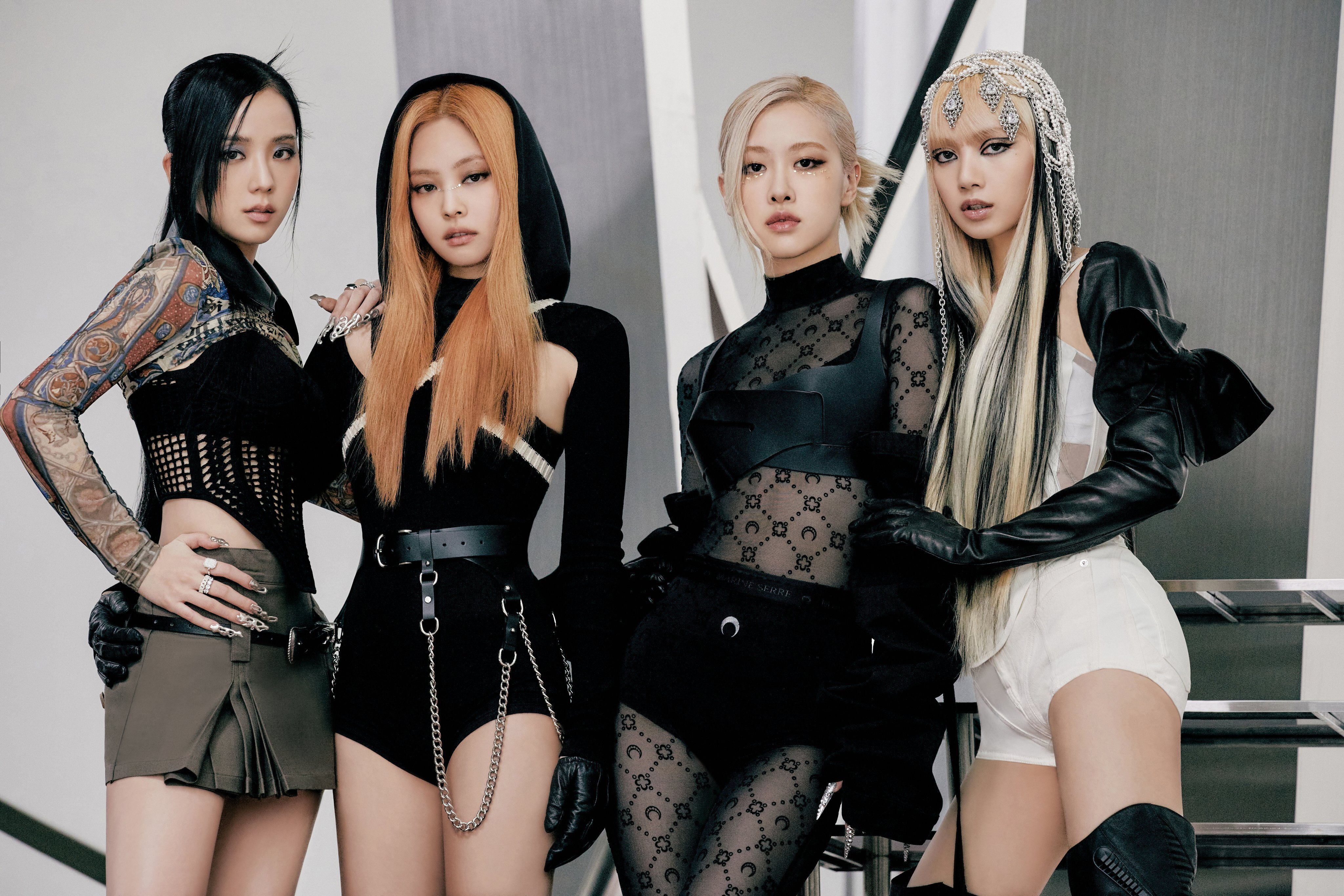 Korean Netizens Respond to YG's Announcement About Ongoing Contract Talks with BLACKPINK