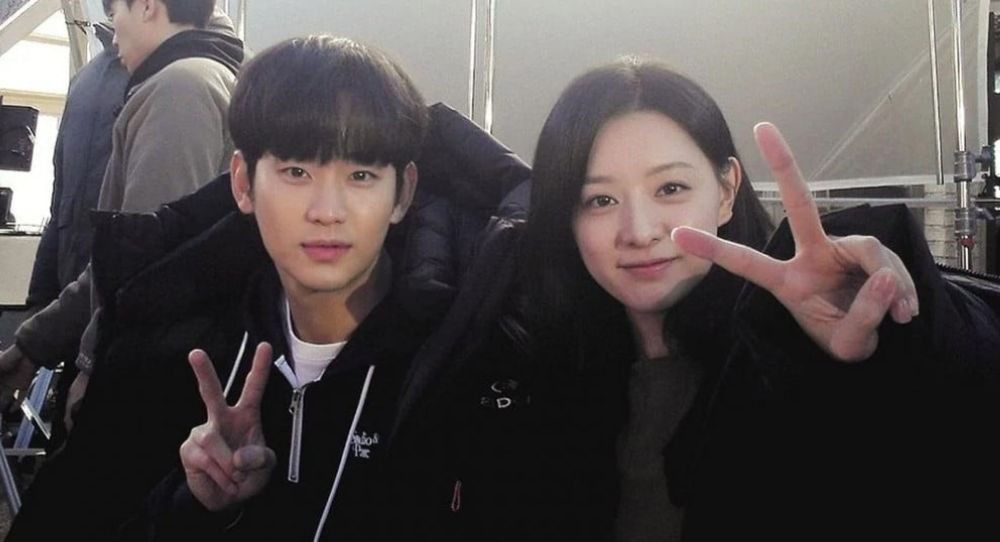 “My heart is crying!” — ‘Queen of Tears’ Kim Soo Hyun Melts Hearts with Sweet Two-Shot Photo Alongside Kim Ji Won