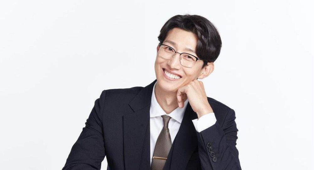 Kang Ki Young Grieves the Tragic Loss of His Elder Brother