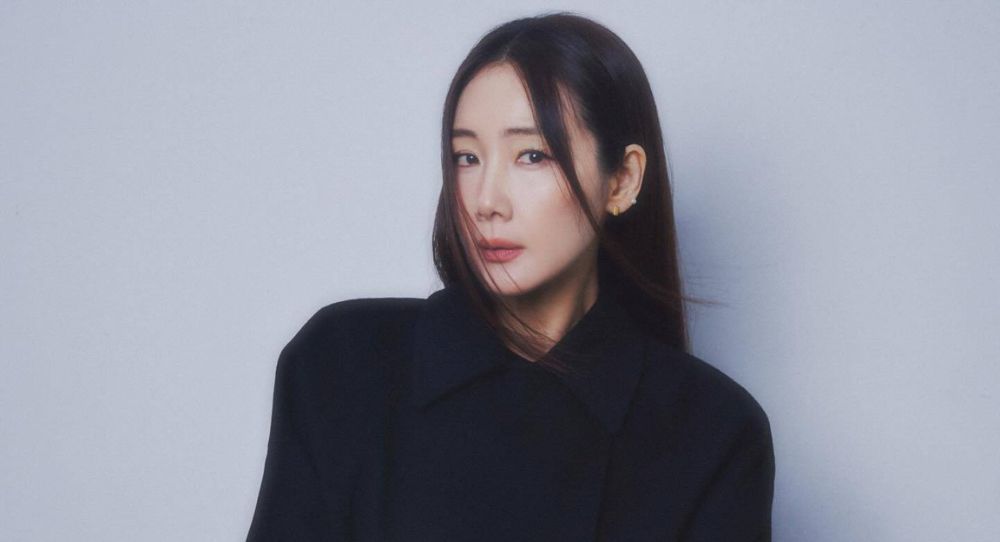 Choi Ji Woo Talks About Becoming a Mom Later in Life