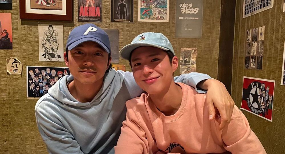 Fans are surprised to see Gong Yoo & Park Bo Gum hanging out, thanks to Suzy