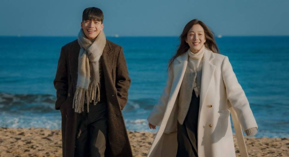 "The Midnight Romance in Hagwon" And Its Stars Sweep Most Buzzworthy Drama And Actor Rankings