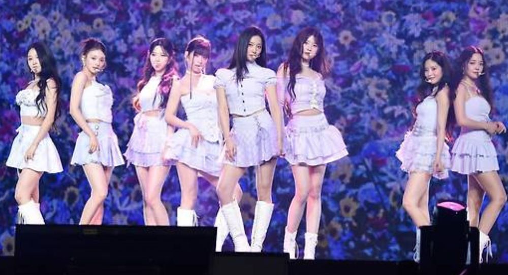 fromis_9 Takes Over Summer with Refreshing Hits at Weverse Con Festival