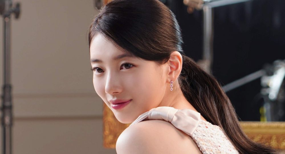 Suzy Tops Poll as the Female Star Fans Want to Spend Summer Vacation With