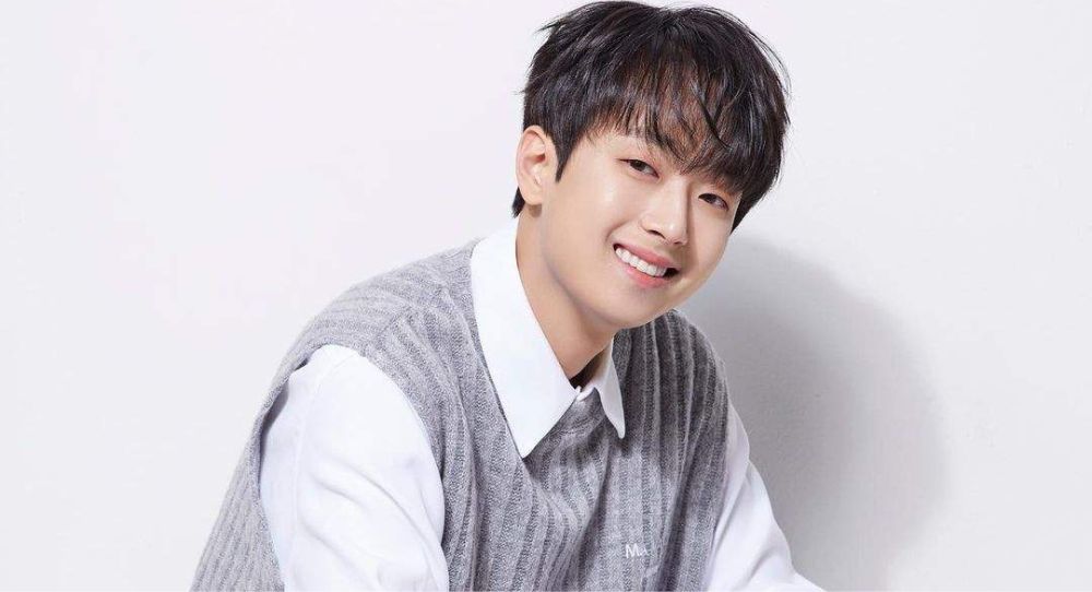 Lee Chan Won Holds Strong at Top 2 Spot for 126 Consecutive Weeks on Idol Chart Rating