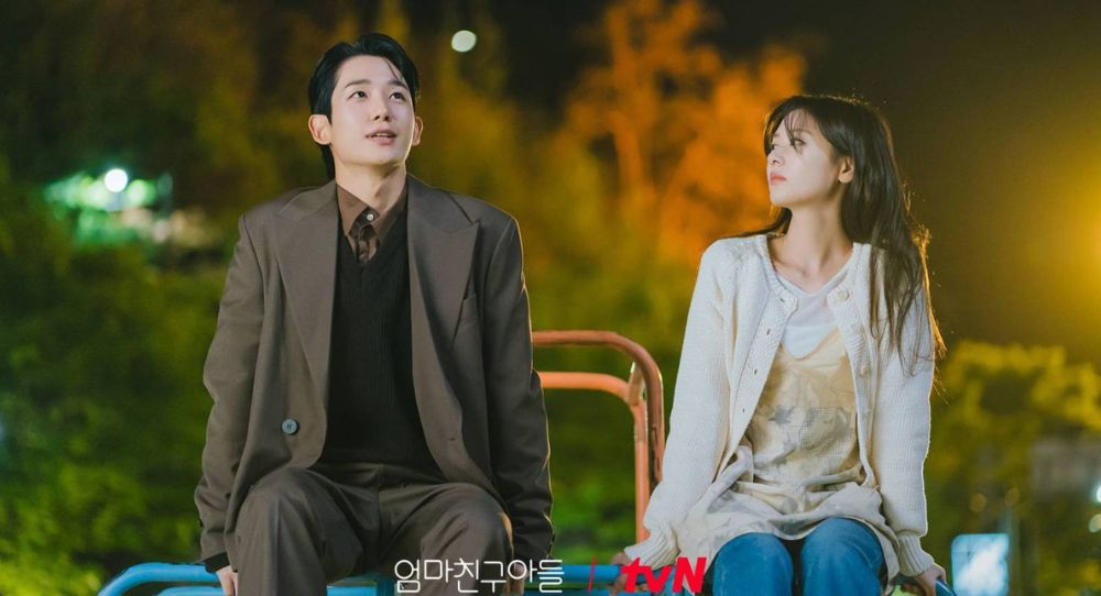 "Love Next Door" Starring Jung Hae In and Jung So Min Hits Netflix Global Top 5