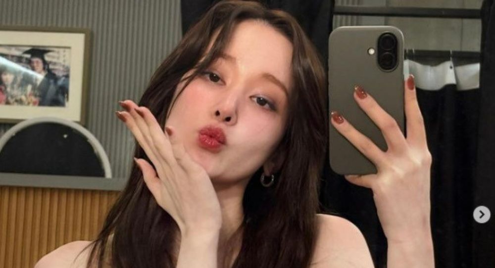 Jeon Jong Seo shares playful selfies after unfollowing Hyeri's malicious commenter