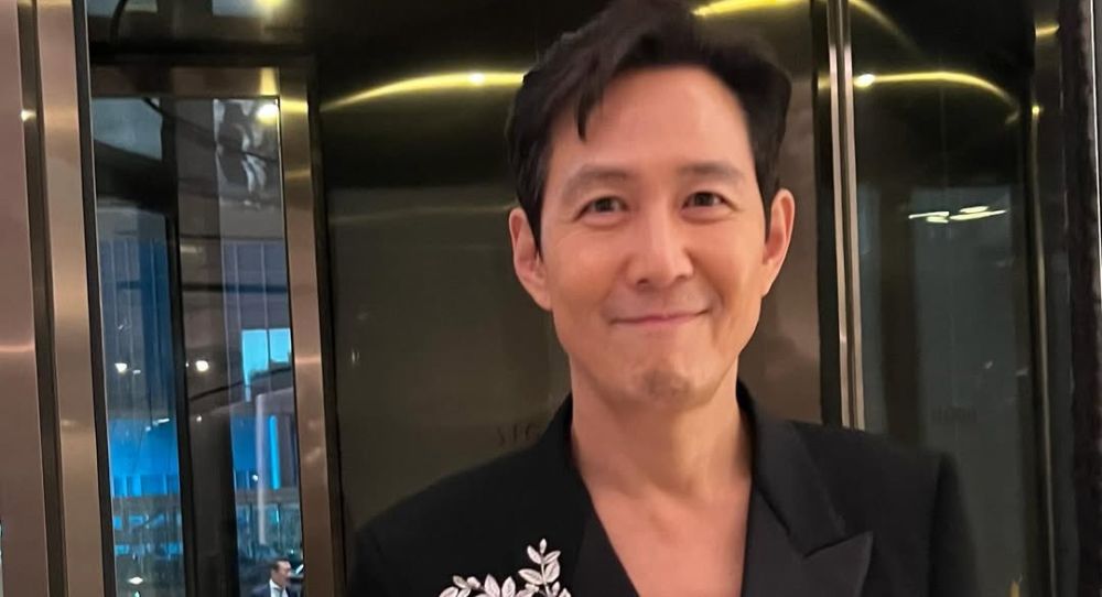 Lee Jung Jae Exudes Charming Confidence as a Dapper Gentleman