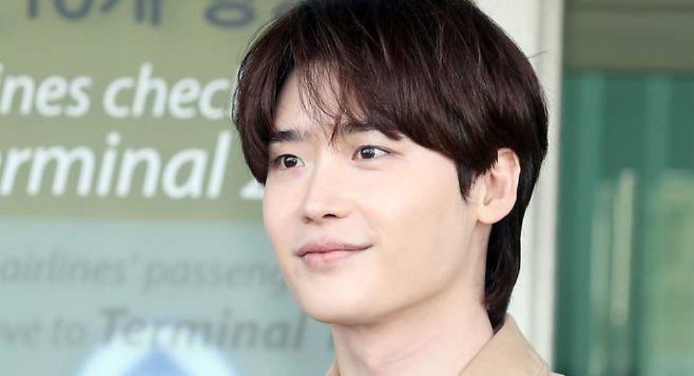 Lee Jong Suk to Star in New Legal Drama 'Seocho-dong'