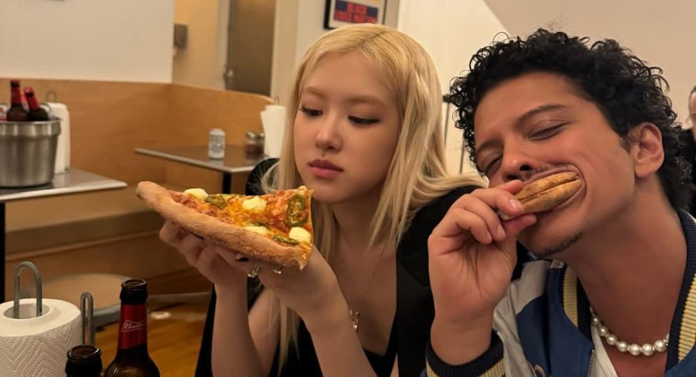 BLACKPINK's Rosé Shares Fun Story About Vocal Coaching with Bruno Mars: "You've Never Tried to Seduce Anyone, Have You?"