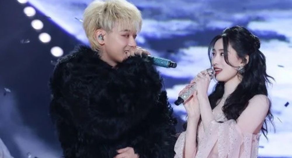 EXO’s Tao Shares Heartwarming New Year’s Post After Marrying SM Trainee Shiyang – See Their Sweet Moments Together