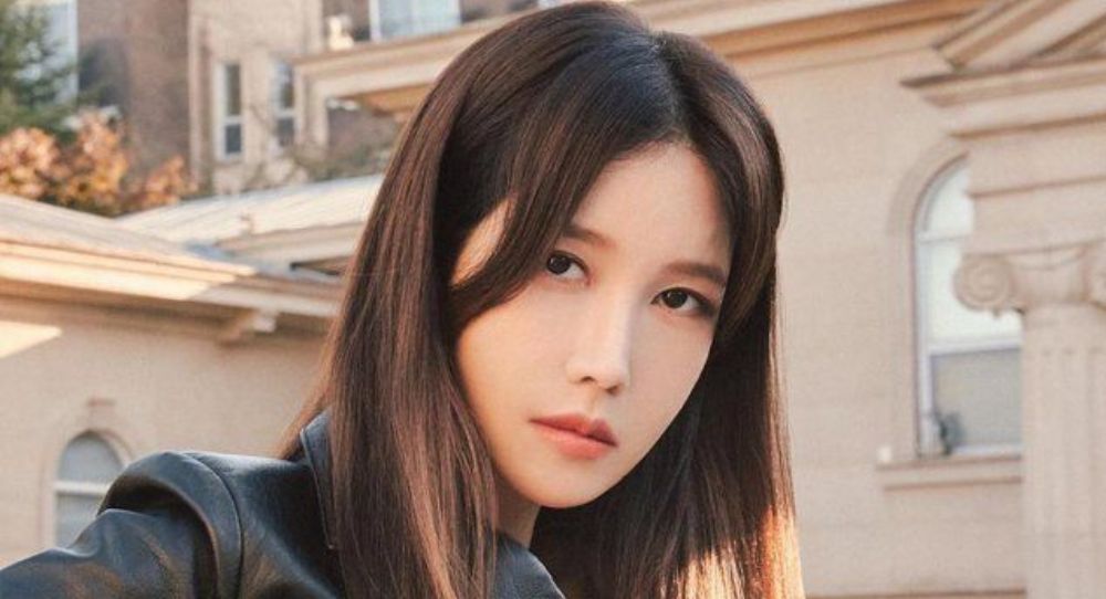 Lee Ji Ah Breaks Silence on Family Drama—Says She Cut Ties with Parents Over 10 Years Ago & Apologizes for Grandfather’s Pro-Japanese Past